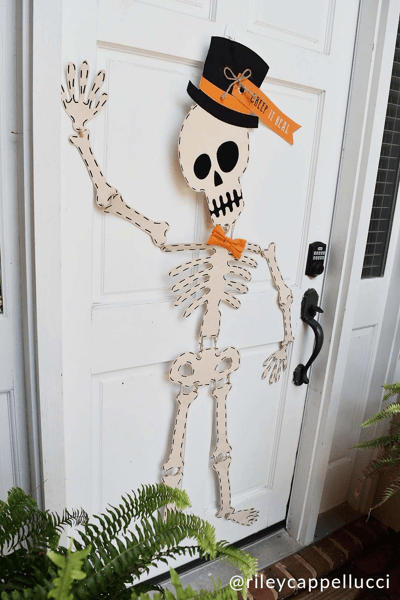 Mud Pie Skeleton Door Hanger - Thumbnail 4