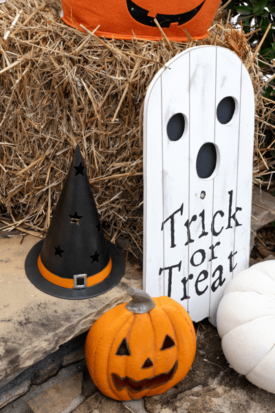 Ghost Light-Up Door Hanger