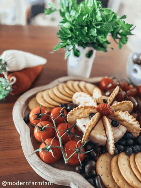 Scalloped Tray Serving Set