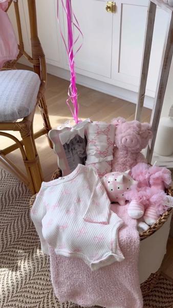 Pink Scallop Chenille Blanket - Cozy Knit Design | Mud Pie