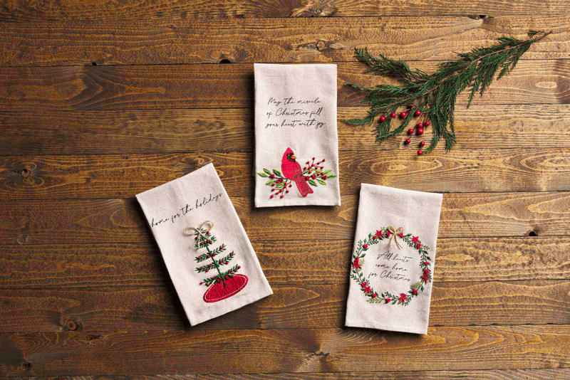 Mud Pie Cardinal Christmas Towel - Thumbnail 2