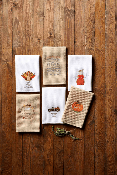 Mud Pie Gather Pumpkin Towel - Thumbnail 5