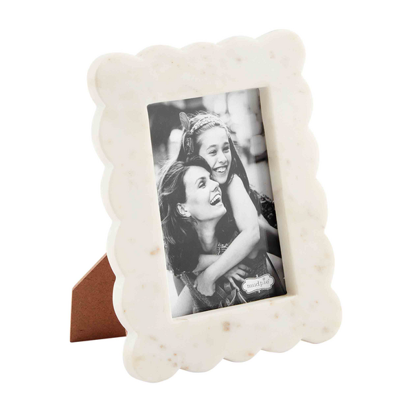 Small Scalloped Picture Frame