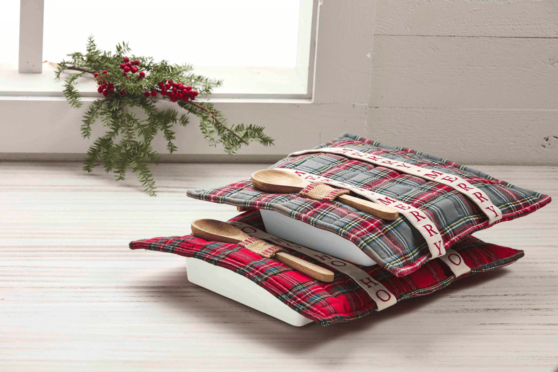 Mud Pie Tartan Casserole Holder - Thumbnail 3